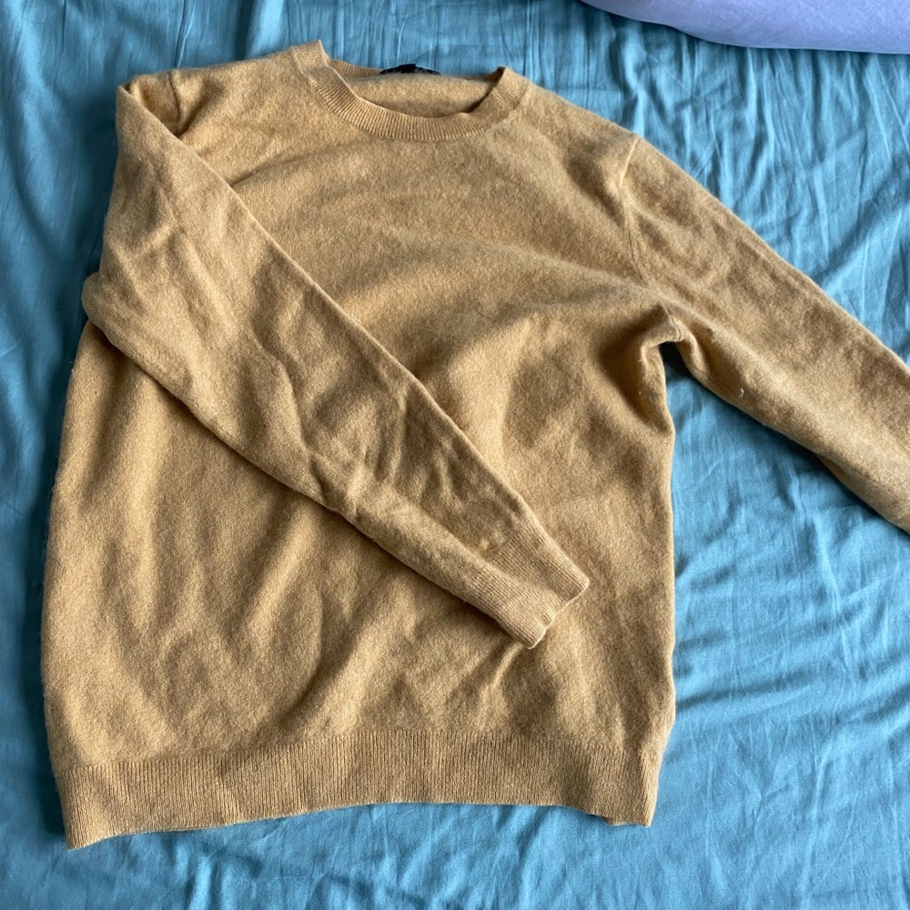 100% Cashmere Mustard Yellow Sweater